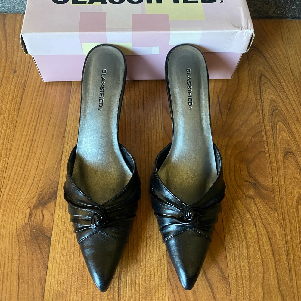 Women’s Black Pointed-Toe High Heels size 8